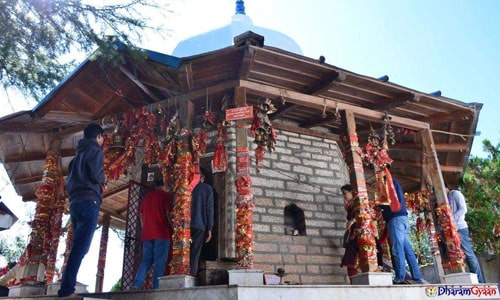 भारत के सबसे प्रसिद्ध मंदिरों में से एक मुक्तेश्वर मंदिर भी आता है जो भारत के उत्तराखंड राज्य में स्थित है।