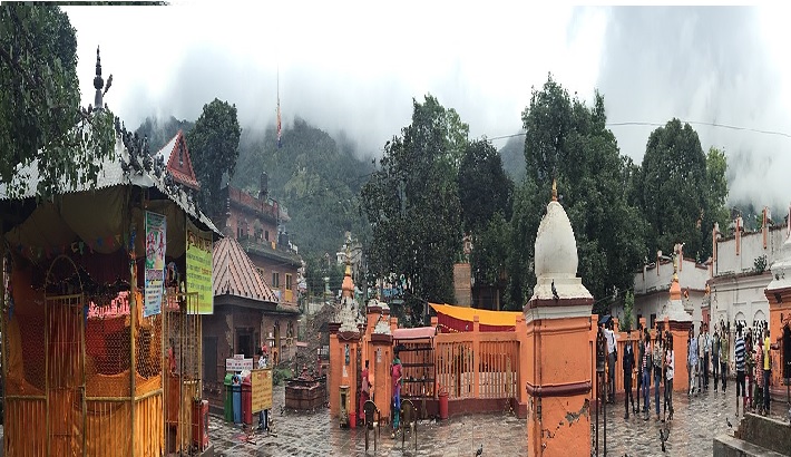 बुधनिलकांठा मंदिर, नेपाल के बुधनिलकांठा में स्थित