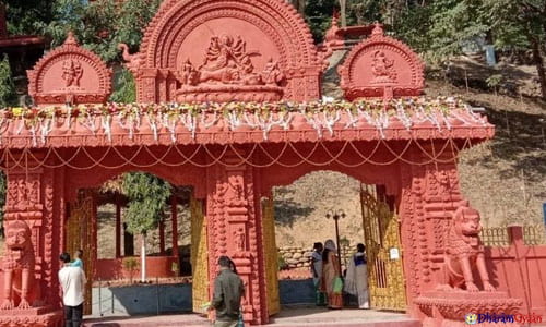 मालिनीथन का हिंदू मंदिर अरुणाचल प्रदेश में ब्रह्मपुत्र नदी के उत्तरी तट पर स्थित शीर्ष स्थानों मे से एक है।